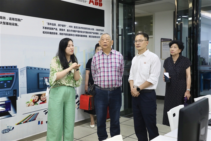 参观实训基地1.jpg