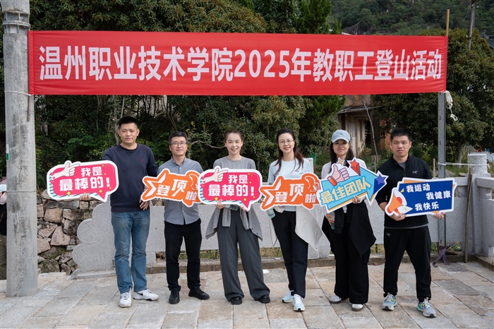 吴冰.jpg 吴冰.jpg